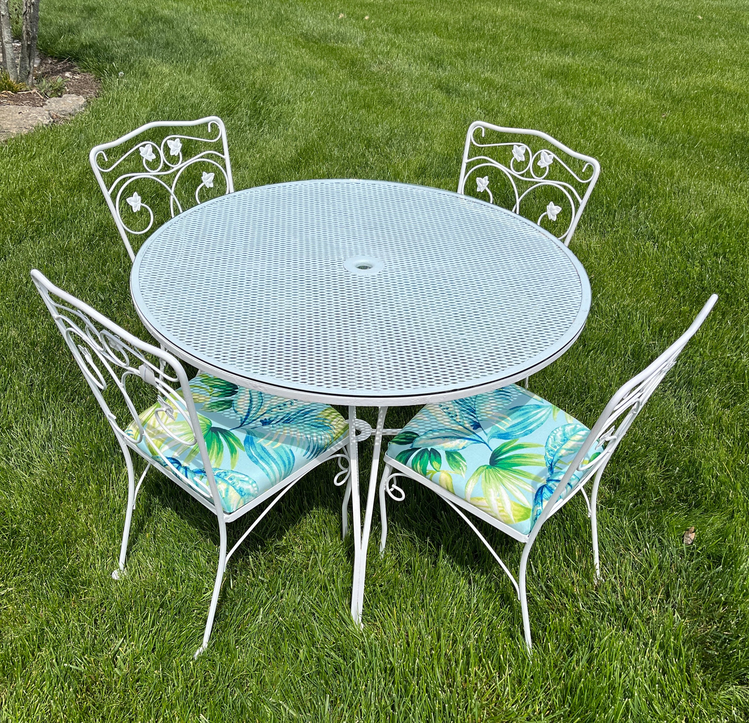 Vintage white wrought iron patio furniture discount